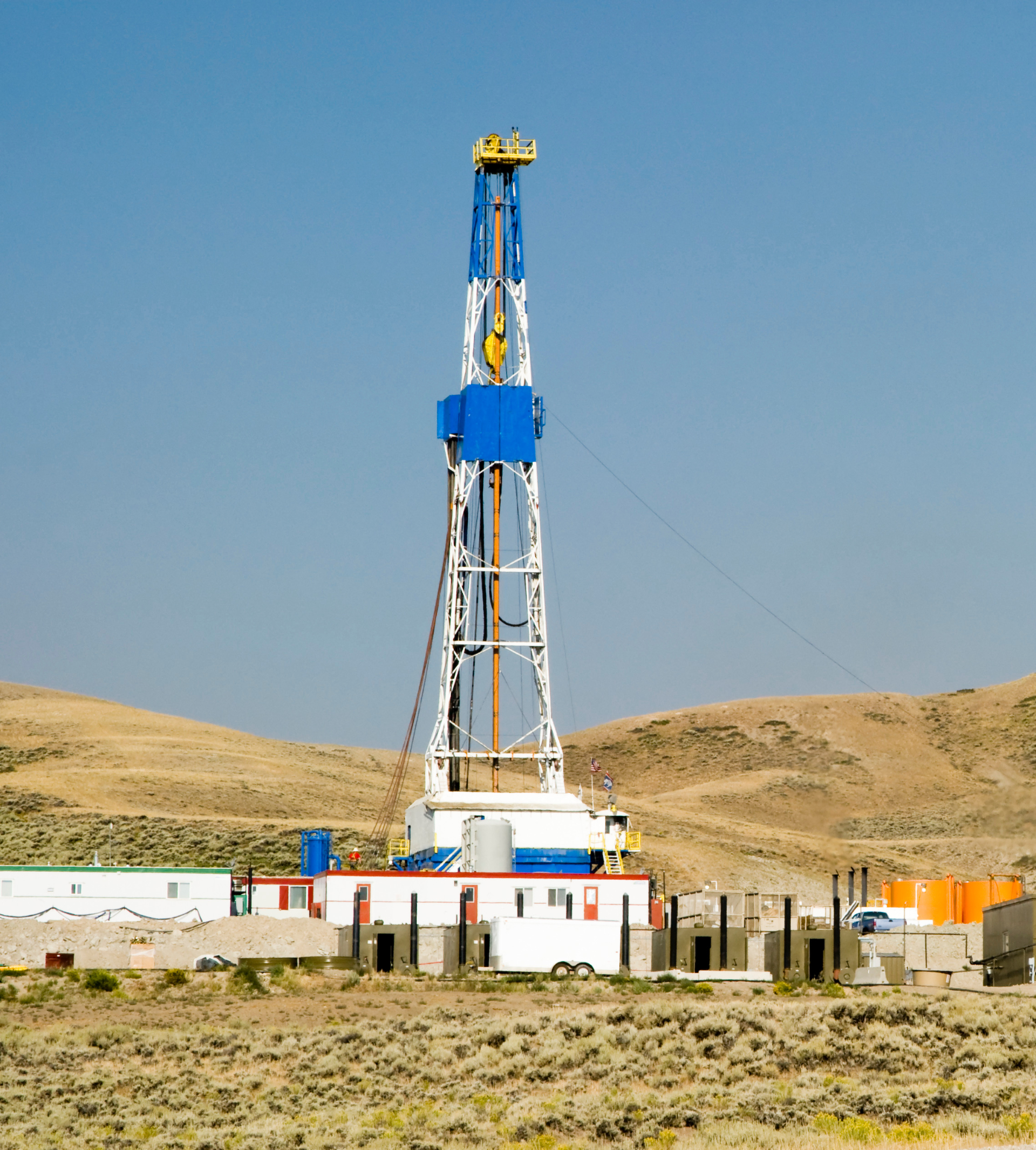 oil well on wyoming prairie